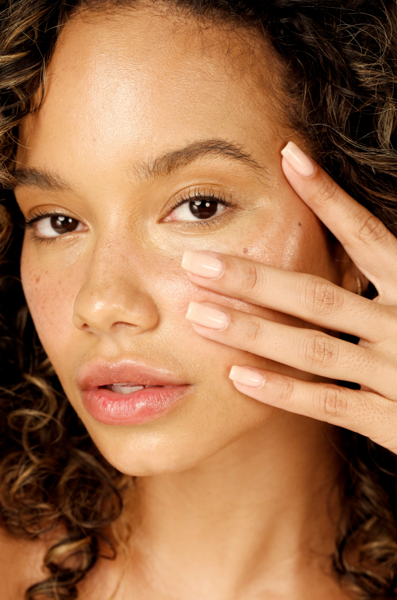 THE BEST FACE OIL TO USE UNDER YOUR MAKEUP